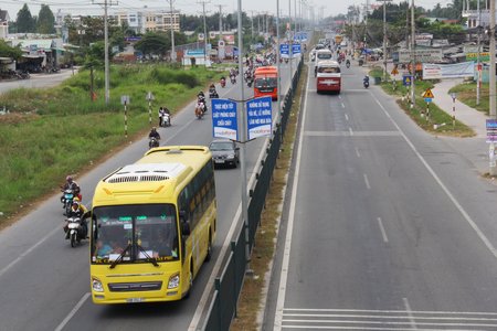 Hạ tầng giao thông phục vụ phát triển CN của Vĩnh Long ngày càng hoàn chỉnh.Ảnh: TRẦN PHƯỚC