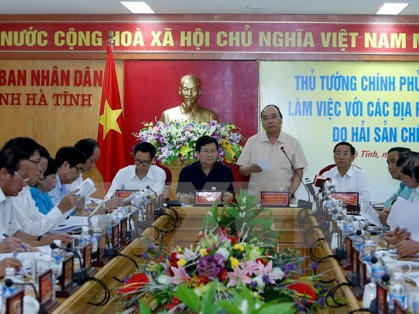 Thủ tướng Nguyễn Xuân Phúc phát biểu tại buổi làm việc chiều 1/5. (Ảnh: Thống Nhất/TTXVN)