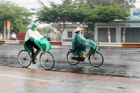 Mưa đầu mùa ở TP Vĩnh Long (ảnh của Dương Thu)