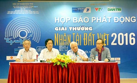 Quang cảnh buổi họp báo phát động giải thưởng