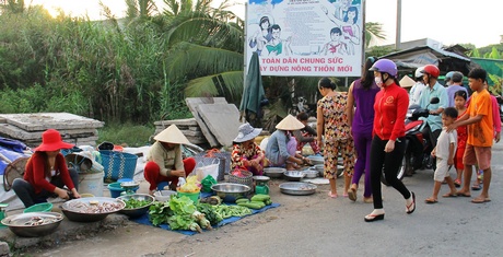 Người nội trợ cần tìm hiểu kỹ khi chọn mua “đồ đồng” cho bữa cơm gia đình trước những nguy cơ mua nhầm đồ giả mạo với giá đắc đỏ (Hình ảnh chỉ mang tính chất minh họa).