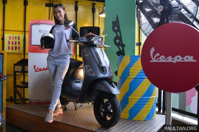 Chiếc scooter mới của hãng xe Ý được trang bị khối động cơ xi –lanh đơn EFI, dung tích 124 phân khối, làm mát bằng không khí.