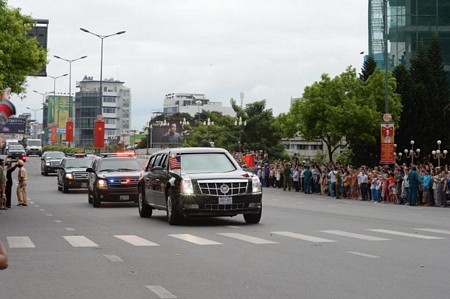 Đoàn xe của ông Obama trên đường Nam Kỳ Khởi Nghĩa - Ảnh: Nguyên Khôi