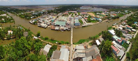 Nước mặn thâm nhập sâu nhiều vùng trên địa bàn tỉnh gây hại cây trồng, vật nuôi. Ảnh minh họa: VINH HIỂN