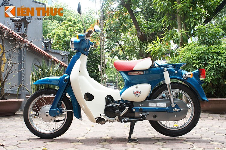 Honda Cub bản đặc biệt này được thiết kế dựa theo nguyên mẫu của dòng xe Little Cub 50 từng đình đám một thời tại nhiều thị trường Châu Á, đây là model mà hãng xe Honda Nhật Bản sản xuất vào năm 2014 nhưng được người chơi xe đặt về Việt Nam.