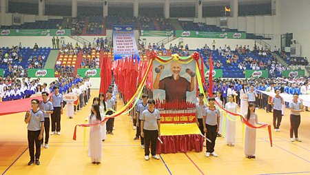 Quang cảnh khai mạc HKPĐ toàn quốc lần thứ IX, khu vực V.
