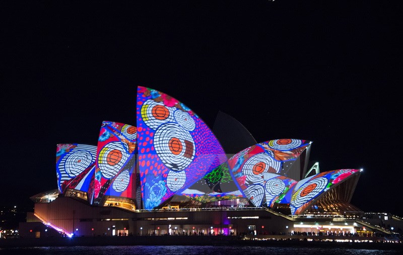 Nhà hát Opera Sydney lung linh sắc màu trong lễ hội. (Nguồn: THX/TTXVN)