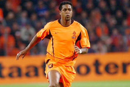  4. Patrick Kluivert (Hà Lan, 6 bàn) - EURO 1996, 2000.