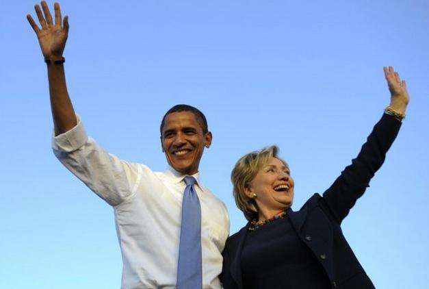 Tổng thống Mỹ Barack Obama (trái) và bà Hillary Clinton. (Ảnh: AFP)