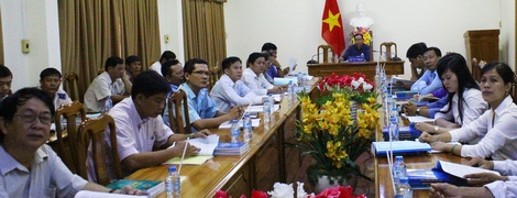 Các đại biểu tham dự tại điểm cầu Vĩnh Long.