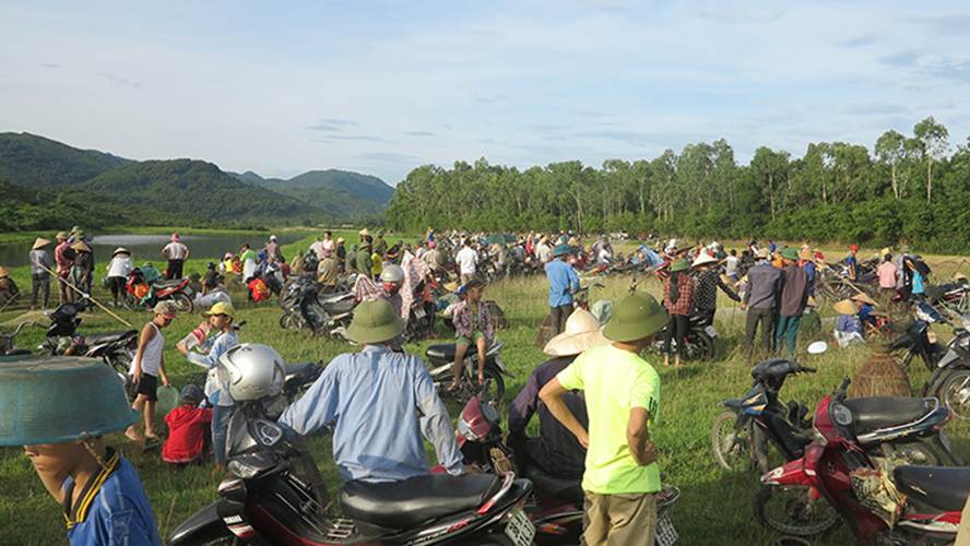 Hàng năm, cứ vào đầu tháng 5 âm lịch khi mùa màng kết thúc người dân xã Xuân Viên, huyện Nghi Xuân, Hà Tĩnh lại tập trung tại Đầm Vực để cùng nhau tham gia vào Lễ hội đánh cá Đồng Hoa, một nét văn hóa đặc sắc của người dân nơi đây.