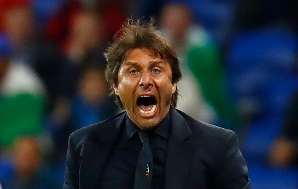  Có thể nhận rõ vết máu chảy trên khuôn mặt của Conte