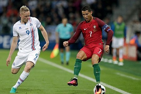 Ronaldo tịt ngòi ở trận Bồ Đào Nha gặp Iceland