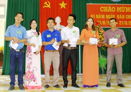 Các thí sinh đạt giải tại hội thi.