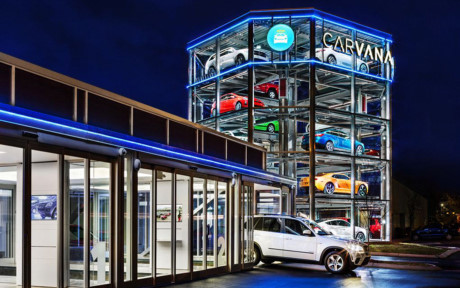 CEO của Carvana - Ernie Garcia cho biết, quá trình giao dịch tại cỗ máy bán hàng tự động này kéo dài chưa đến 20 phút.