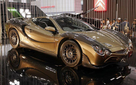 Siêu xe Mitsuoka Orochi ra đời vào năm 2006