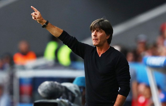 Joachim Low là từng có kỷ niệm với bóng đá Việt Nam, với sân Thống Nhất (TPHCM) và với... bệnh viện Chợ Rẫy