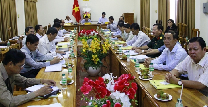 Các đại biểu tham dự tại điểm cầu Vĩnh Long.