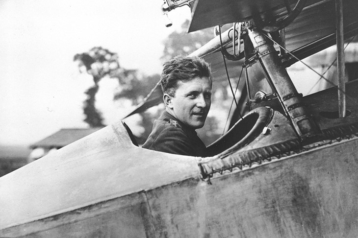 4. Billy Bishop là phi công người Canada. Ông đam mê hàng không từ bé. Từ đơn vị bộ binh, ông xin được sang không quân. Ông lập được 72 chiến công trong Thế chiến 1.