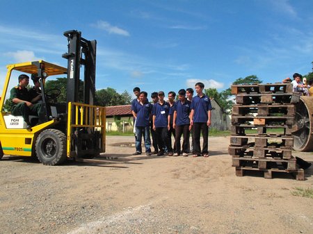 Việc giải quyết việc làm cho lao động sau học nghề được thực hiện khá đa dạng với nhiều hình thức và phương pháp khác nhau.