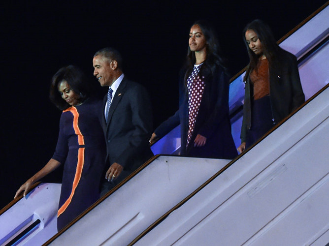 Gia đình Obama đến Argentina ngày 23/3/2016.