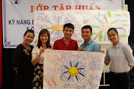 Qua đào tạo, nhân viên bán hàng sẽ chuyên nghiệp hơn.