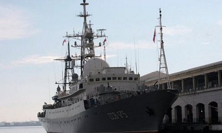 Tàu do thám Viktor Leonov SSV-175 của Hải quân Nga. Ảnh: Reuters