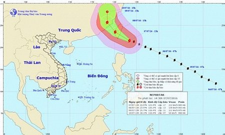 Vị trí đường đi của siêu bão Nepartak. Ảnh: NCHMF  