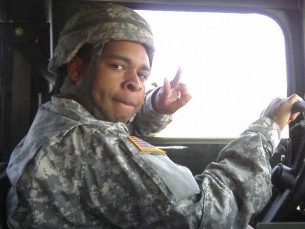 Micah Xavier Johnson đã thay đổi sau khi xuất ngũ. (Nguồn: Daily Mail)