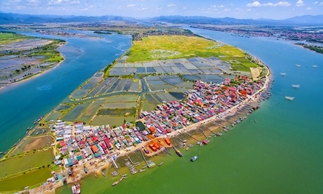 Tác phẩm “Sông Gianh” của Nguyễn Minh Tâm (TP Hồ Chí Minh) đạt giải nhất.