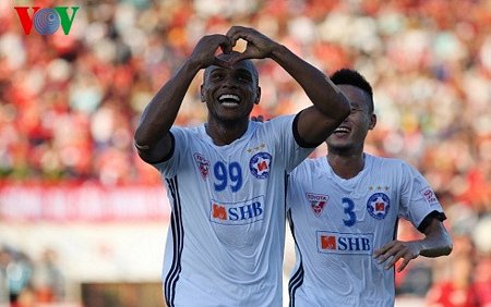 SHB Đà Nẵng ăn mừng chiến thắng. (Ảnh: Minh Hoàng). 