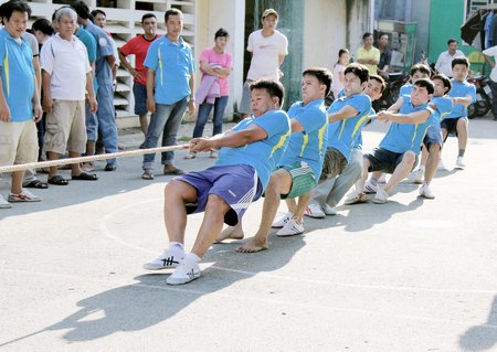 Đội kéo co nam 520 kg giành HCV.