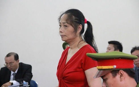 Bà Nga nghe tòa tuyên án