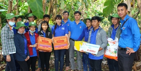 Niềm vui SVTN khi nhận được thăm hỏi, quan tâm.
