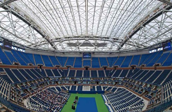 Mái che tại sân Arthur Ashe đã được hoàn thiện