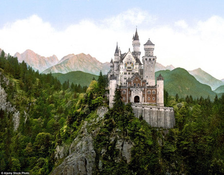 Lâu đài Neuschwanstein ở Đức. 