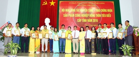  Có 23 cơ sở doanh nghiệp được trao chứng nhận.