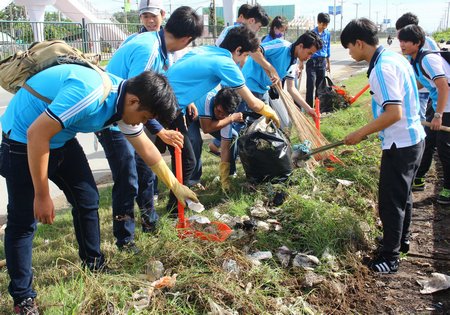 Đoàn viên thanh niên nông thôn đi làm ăn xa nên hầu hết các hoạt động đều trông chờ vào lực lượng cơ quan, trường học.