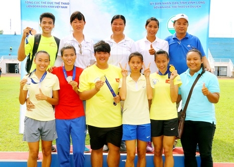 Các VĐV trẻ Vĩnh Long tại mùa giải 2016.