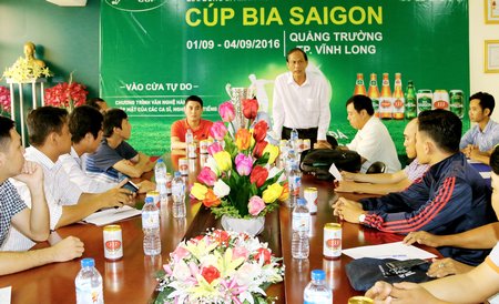 Ông Nguyễn Thanh An- Phó Giám đốc Sở Văn hóa, Thể thao và Du lịch tỉnh Vĩnh Long phát biểu tại lễ bốc thăm khu vực Vĩnh Long.