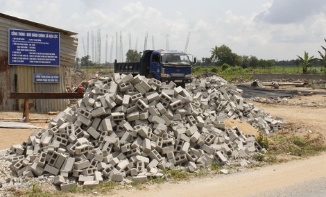 Trụ sở hành chính xã Hậu Lộc mới và Trung tâm Văn hóa thể thao đang được triển khai xây dựng.