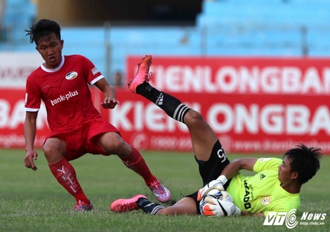 Viettel dẫn 1-0 ở hiệp 1