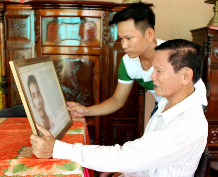 Chú Út Hòa thường kể cho con nghe những câu chuyện về anh hùng dòng họ Đỗ.
