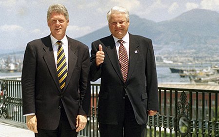 Cựu Tổng thống Mỹ Bill Clinton và cựu Tổng thống Nga Boris Yeltsin. Ảnh: AP.