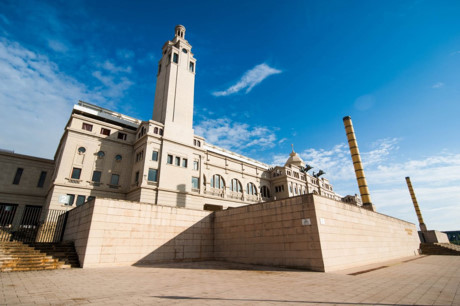 Estadi Olímpic Llúis Companys ở Barcelona, Tây Ban Nha được xây dựng năm 1929 và được chọn là nơi tổ chức Thế vận hội mùa hè năm 1992. Nhìn từ bên ngoài, nơi đây trông không hề giống như một sân vận động.