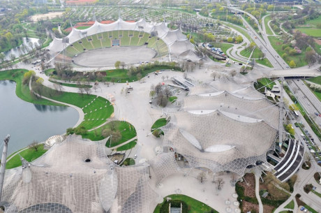 Sân vận động Olympiastadion là nơi tổ chức Thế vận hội mùa hè 1972 ở Munich, Đức.