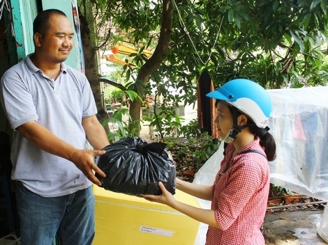 Niềm vui của người nhận và người cho đồ.