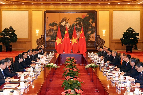 Trong không khí chân thành, hữu nghị, hai Thủ tướng đã thông báo cho nhau về tình hình của mỗi Đảng, mỗi nước; đi sâu trao đổi ý kiến về các vấn đề quan trọng trong quan hệ hai nước và đạt được nhận thức chung rộng rãi về việc làm sâu sắc hơn quan hệ đối tác hợp tác chiến lược toàn diện Việt - Trung trong tình hình mới.