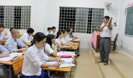 Các cơ sở giáo dục nghề nghiệp- GDTX còn gặp khó khăn trong thu hút học sinh vào học, chỉ mới đạt 50% đề án phân luồng.