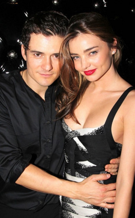 Cặp đôi Orlando Bloom và Miranda Kerr bắt đầu hẹn hò từ năm 2007 sau đó bí mật kết hôn vào năm 2010. Cặp đôi vàng của làng giải trí chia tay vào tháng 10 năm 2013 gây sốc lớn cho người hâm mộ. Nguyên nhân chia tay được hé lộ là do lỗi của Orlando nhiều lần rượu chè bê tha đến mức không nhận thức được và như biến thành một người khác.